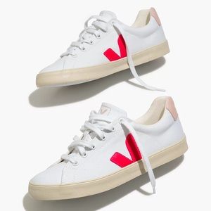 Veja Canvas Esplar SE Low Sneakers in White and Pink